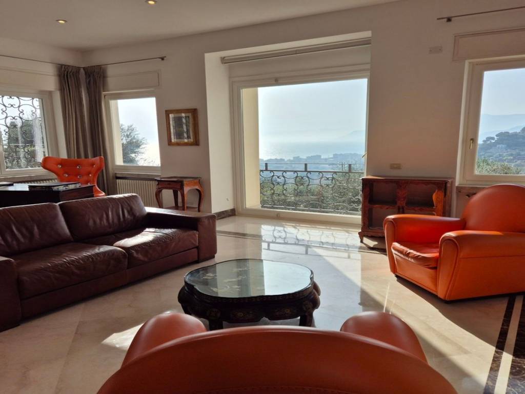 casa indipendente in vendita a Bordighera