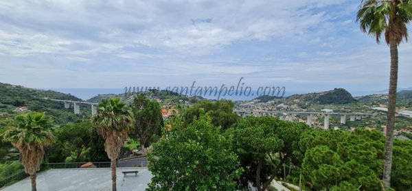 appartamento in vendita a Bordighera in zona Sasso