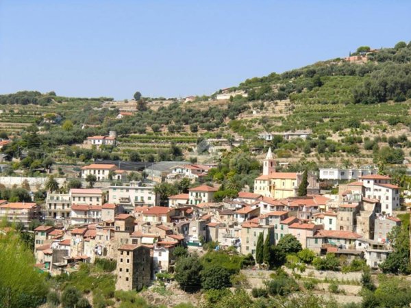 appartamento in vendita a Bordighera in zona Borghetto San Nicolò