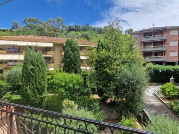 appartamento in vendita a Bordighera in zona Borghetto San Nicolò