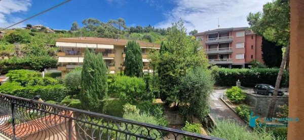 appartamento in vendita a Bordighera in zona Borghetto San Nicolò