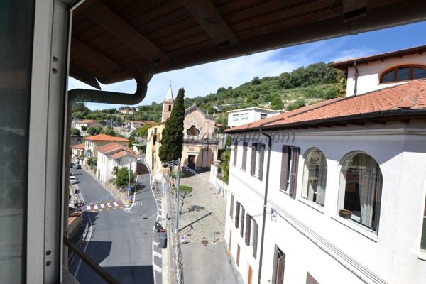 casa indipendente in vendita a Bordighera