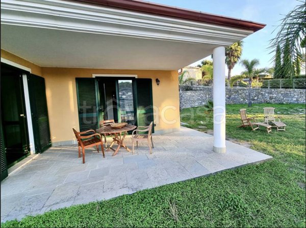 casa indipendente in vendita a Bordighera