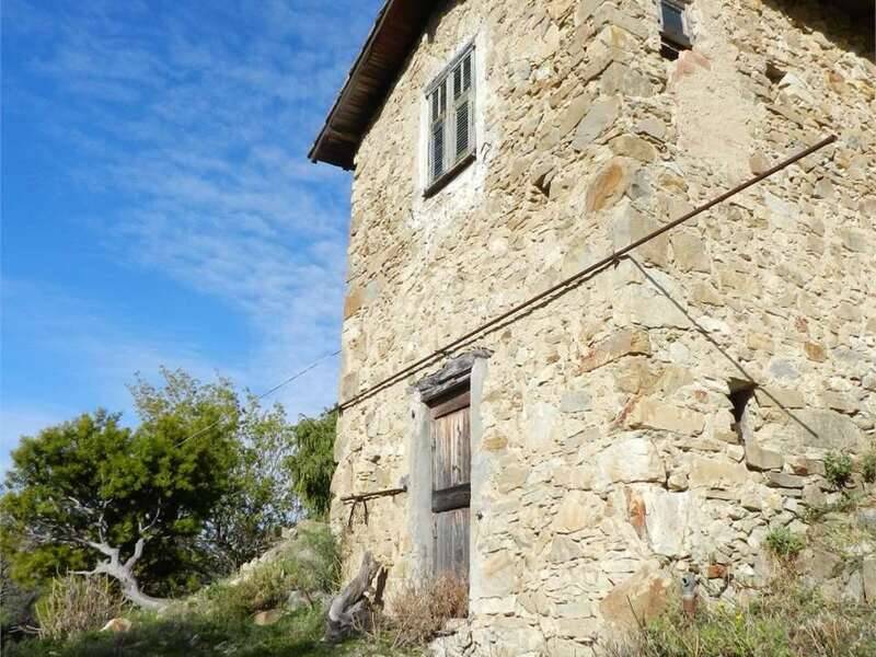 casa indipendente in vendita a Bordighera in zona Sasso