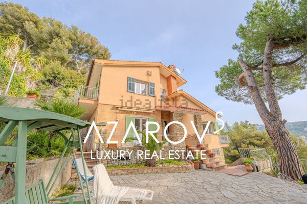casa indipendente in vendita a Bordighera