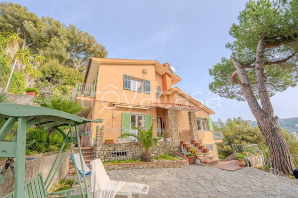 casa indipendente in vendita a Bordighera