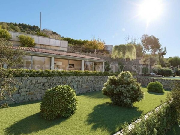 casa indipendente in vendita a Bordighera