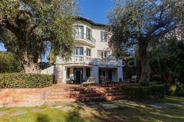 casa indipendente in vendita a Bordighera