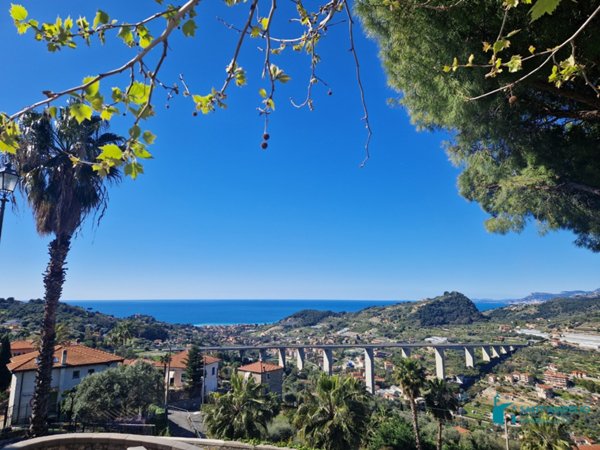 appartamento in vendita a Bordighera in zona Sasso