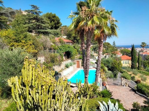 casa indipendente in vendita a Bordighera