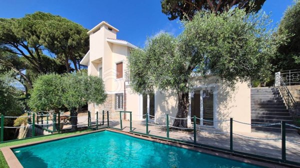 casa indipendente in vendita a Bordighera