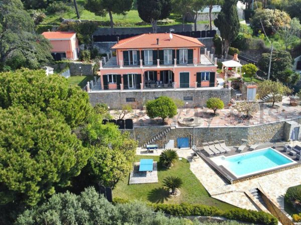 casa indipendente in vendita a Bordighera