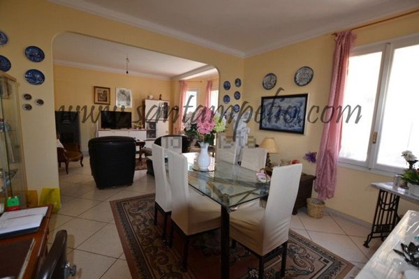 casa indipendente in vendita a Bordighera