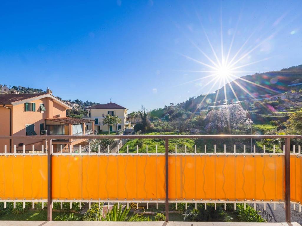 appartamento in vendita a Bordighera in zona Borghetto San Nicolò