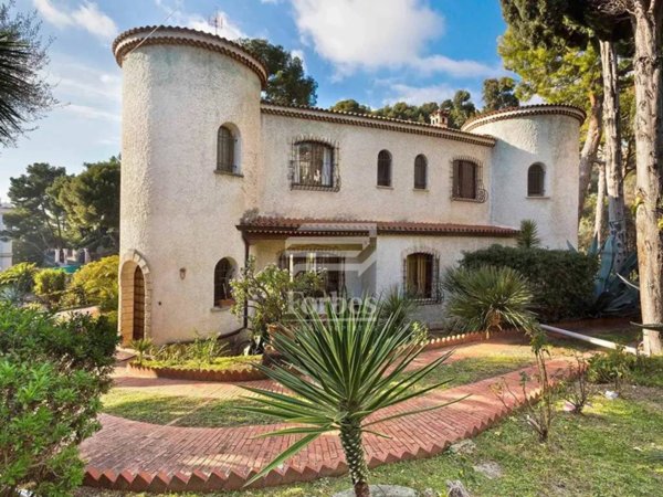 casa indipendente in vendita a Bordighera