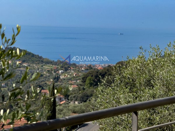 casa indipendente in vendita a Bordighera