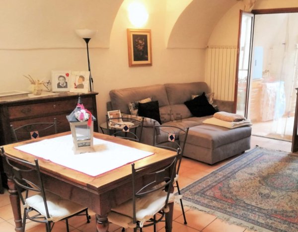 appartamento in vendita a Bordighera in zona Borghetto San Nicolò