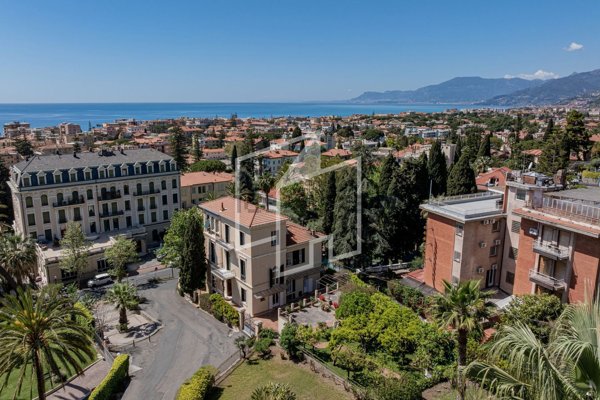 casa indipendente in vendita a Bordighera
