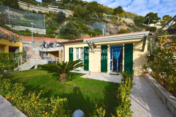 casa indipendente in vendita a Bordighera
