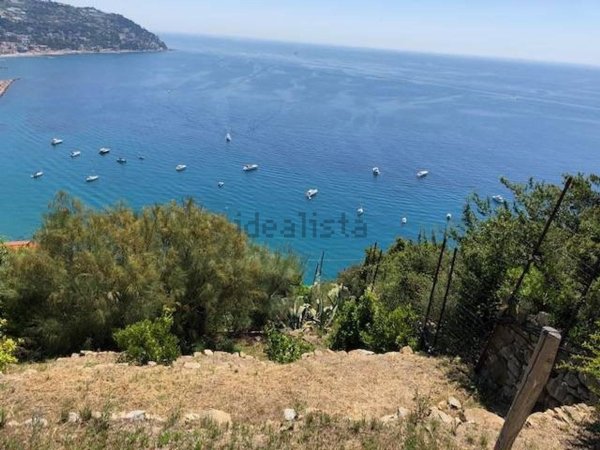 casa indipendente in vendita a Bordighera