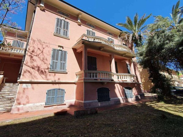 casa indipendente in vendita a Bordighera
