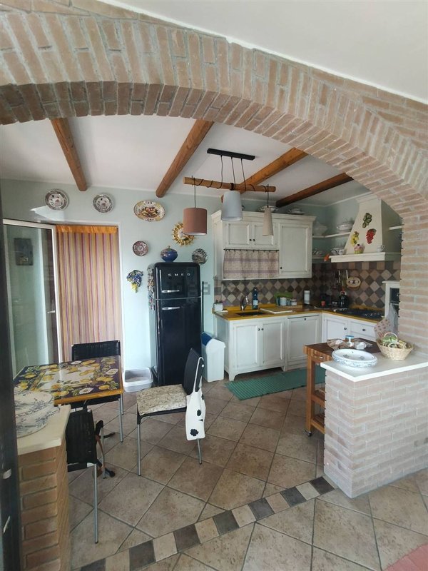 casa indipendente in vendita a Bordighera in zona Sasso