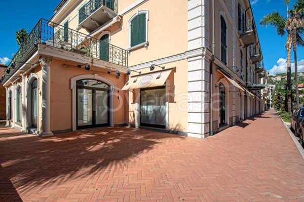 negozio in vendita a Bordighera