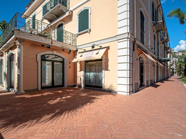 negozio in vendita a Bordighera