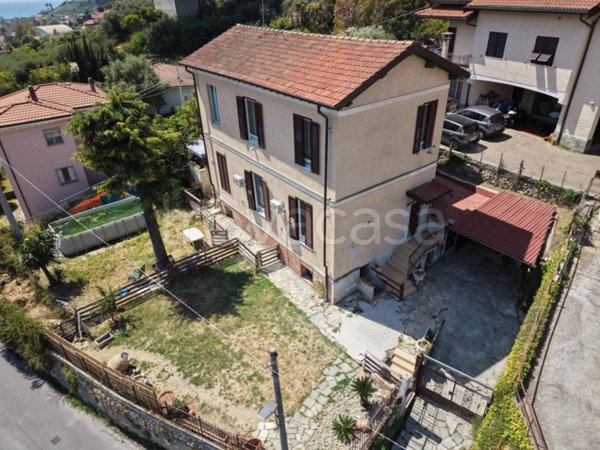 casa indipendente in vendita a Bordighera