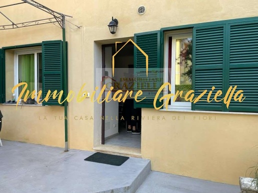 casa indipendente in vendita a Bordighera