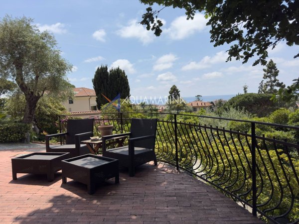 casa indipendente in vendita a Bordighera