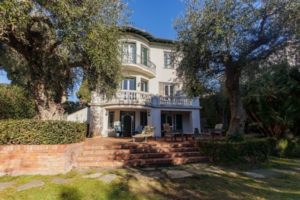 casa indipendente in vendita a Bordighera