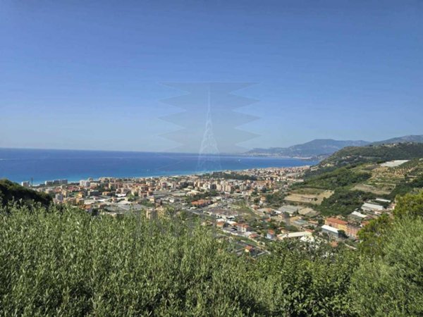 casa indipendente in vendita a Bordighera