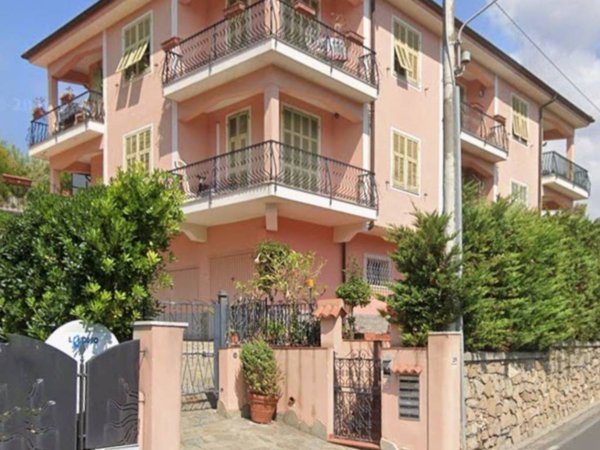 appartamento in vendita a Bordighera in zona Borghetto San Nicolò