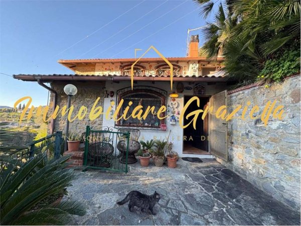 casa indipendente in vendita a Bordighera in zona Sasso