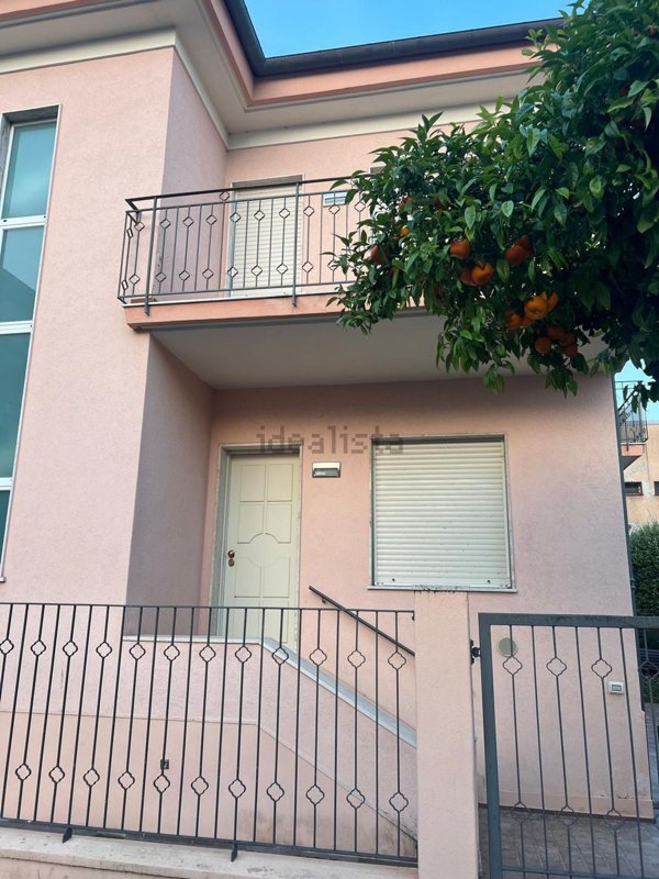 casa indipendente in vendita a Bordighera