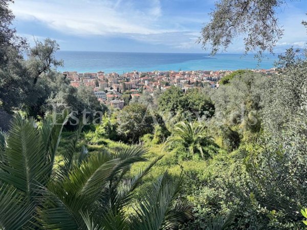 casa indipendente in vendita a Bordighera
