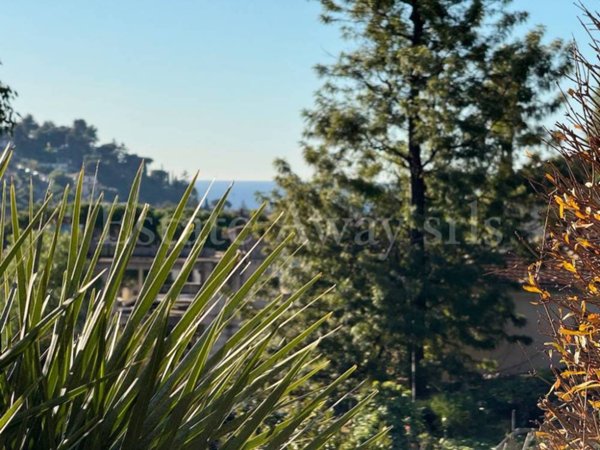 appartamento in vendita a Bordighera in zona Borghetto San Nicolò
