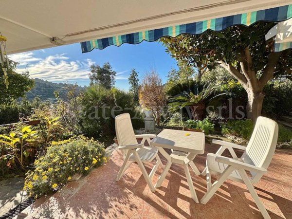 appartamento in vendita a Bordighera in zona Borghetto San Nicolò