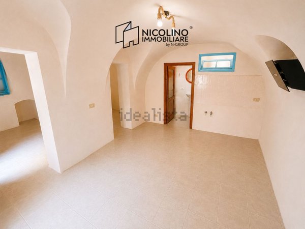 appartamento in vendita a Bordighera in zona Borghetto San Nicolò