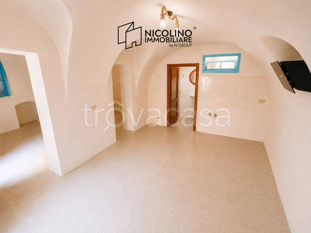 appartamento in vendita a Bordighera in zona Borghetto San Nicolò
