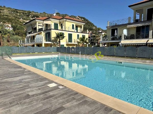 appartamento in vendita a Bordighera in zona Borghetto San Nicolò