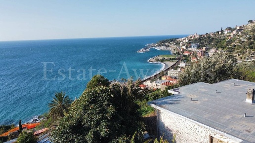 casa indipendente in vendita a Bordighera