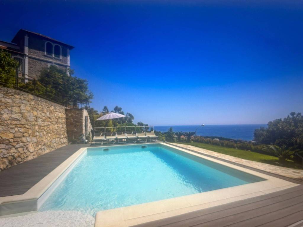 casa indipendente in vendita a Bordighera
