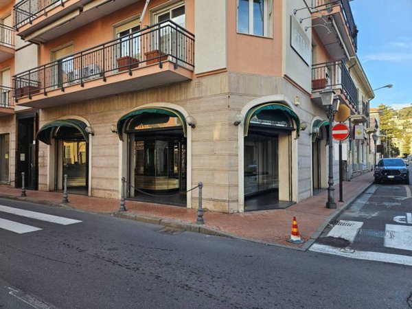 negozio in vendita a Bordighera