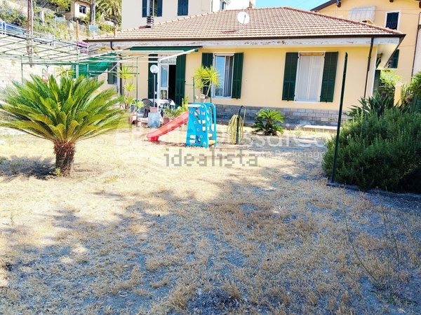 casa indipendente in vendita a Bordighera