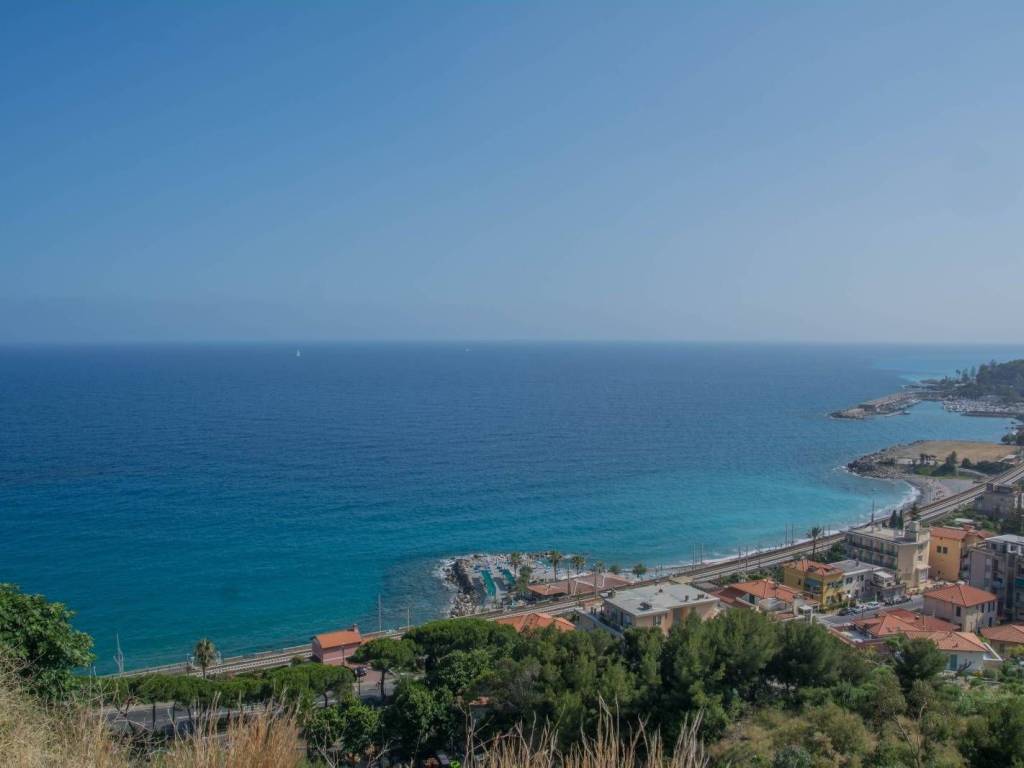 casa indipendente in vendita a Bordighera