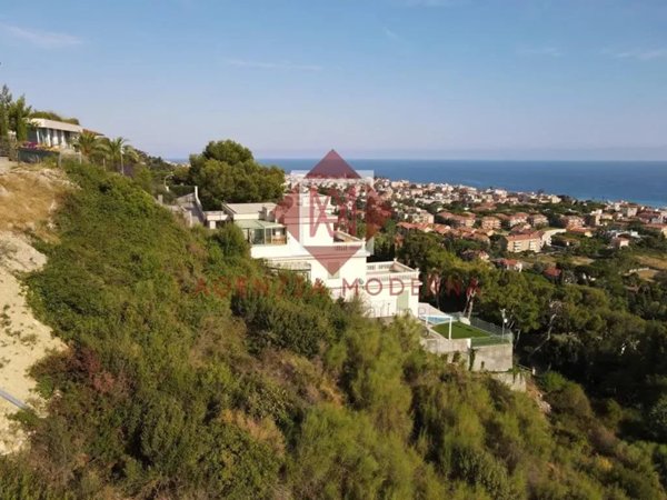 casa indipendente in vendita a Bordighera in zona Borghetto San Nicolò