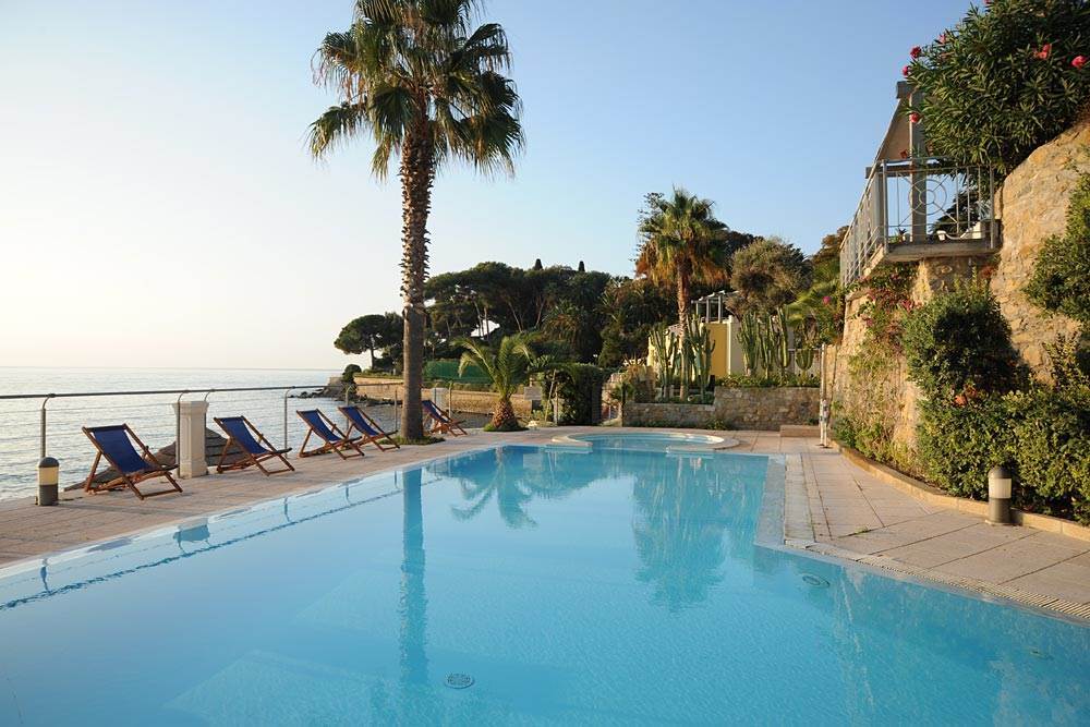 casa indipendente in vendita a Bordighera