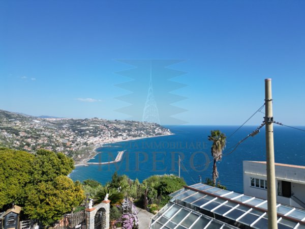 casa indipendente in vendita a Bordighera